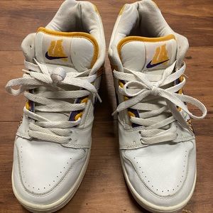 NIKE AIR FORCE 2 - Lakers Edition - VERY RARE
SEND OFFERS‼️